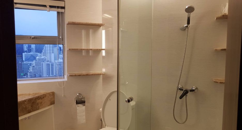 For rent 3 bedrooms condo in Pathum Wan, Bangkok