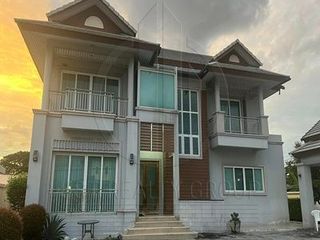 出售 4 卧室 独立屋 在 Bang Kapi, 曼谷