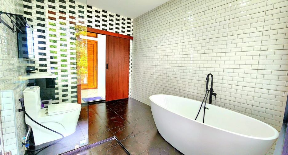 For sale 4 bedrooms villa in Ko Samui, Surat Thani