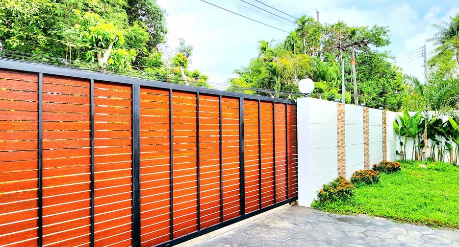 For sale 4 bedrooms villa in Ko Samui, Surat Thani