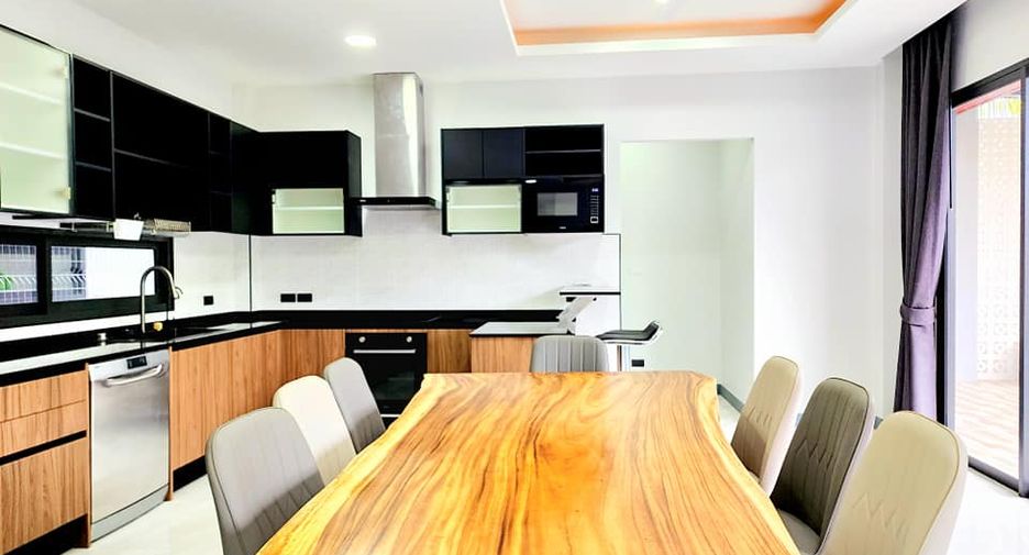 For sale 4 bedrooms villa in Ko Samui, Surat Thani