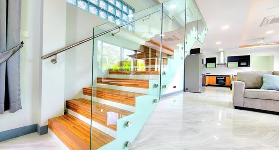 For sale 4 bedrooms villa in Ko Samui, Surat Thani