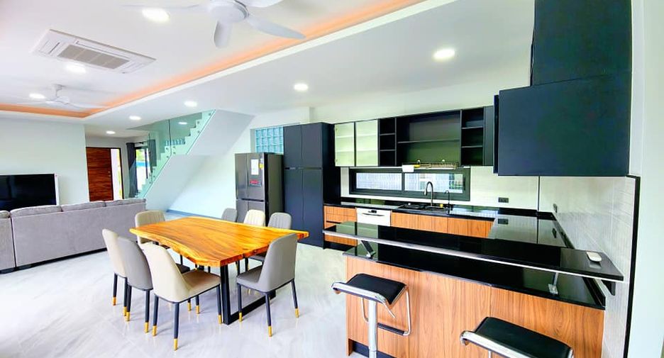 For sale 4 bedrooms villa in Ko Samui, Surat Thani