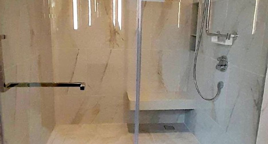 For rent and for sale 4 bedrooms house in Suan Luang, Bangkok
