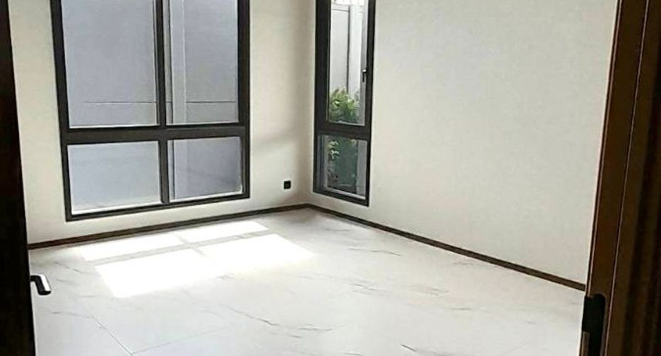 For rent and for sale 4 bedrooms house in Suan Luang, Bangkok