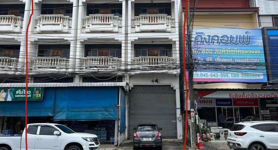 For sale 5 bed retail Space in Mueang Sisaket, Sisaket