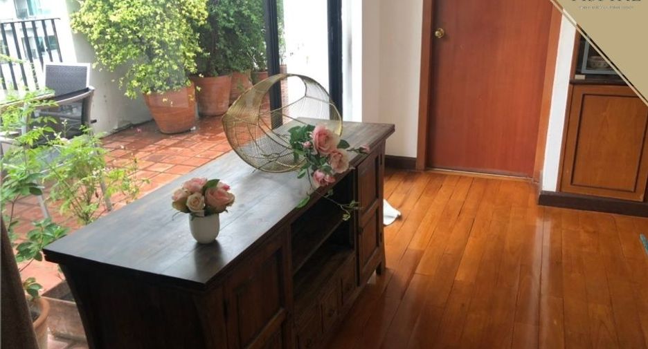 For sale 3 bedrooms condo in Watthana, Bangkok