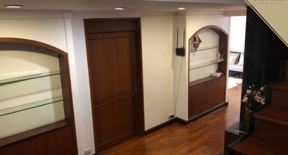For sale 3 bedrooms condo in Watthana, Bangkok