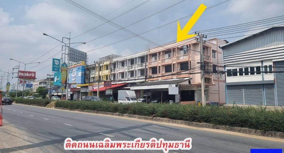 Gewerbefläche zum Kauf mit 4 Zimmer in Sam Khok, Pathum Thani