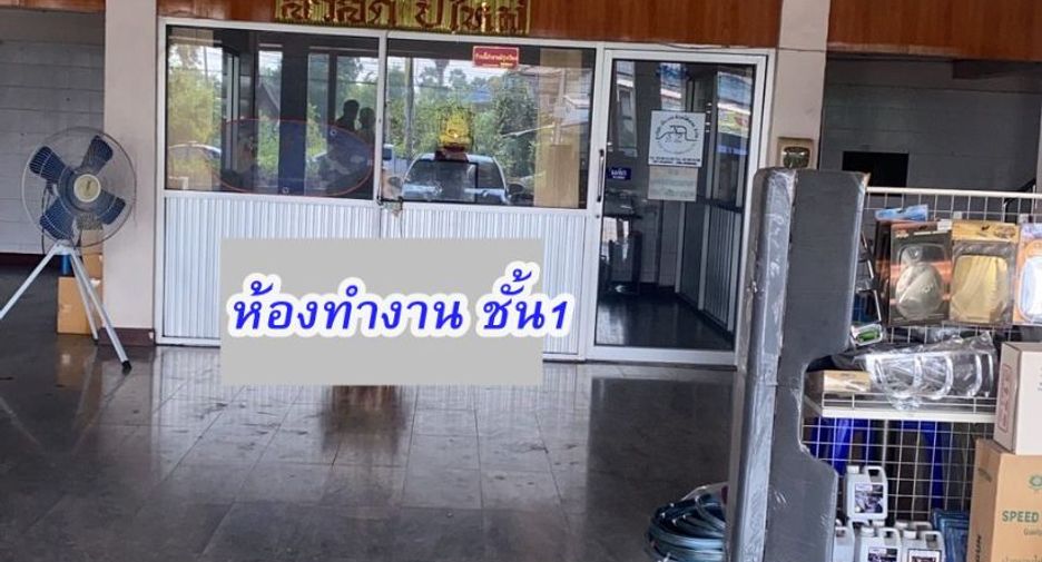 Gewerbefläche zum Kauf mit 4 Zimmer in Sam Khok, Pathum Thani