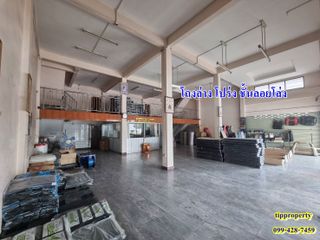 For sale 4 bed retail Space in Sam Khok, Pathum Thani