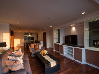 For rent 2 bed serviced apartment in Watthana, Bangkok