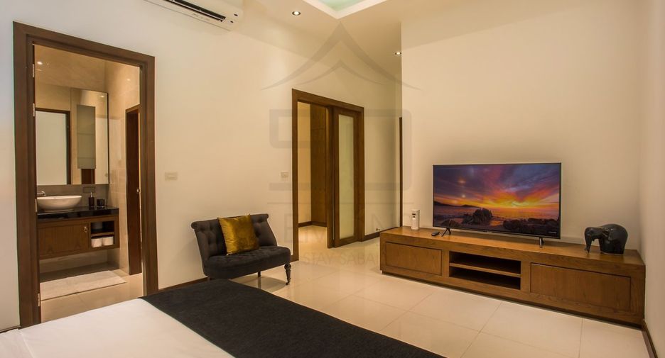 For rent 4 bedrooms villa in Mueang Phuket, Phuket