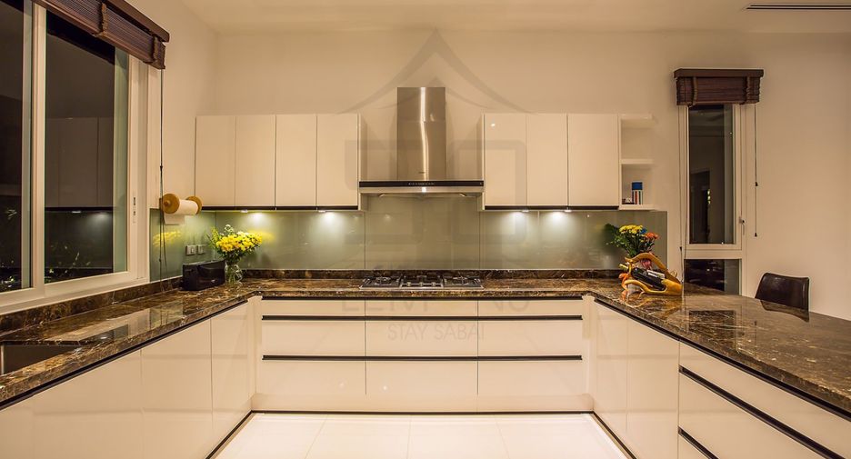 For rent 4 bedrooms villa in Mueang Phuket, Phuket