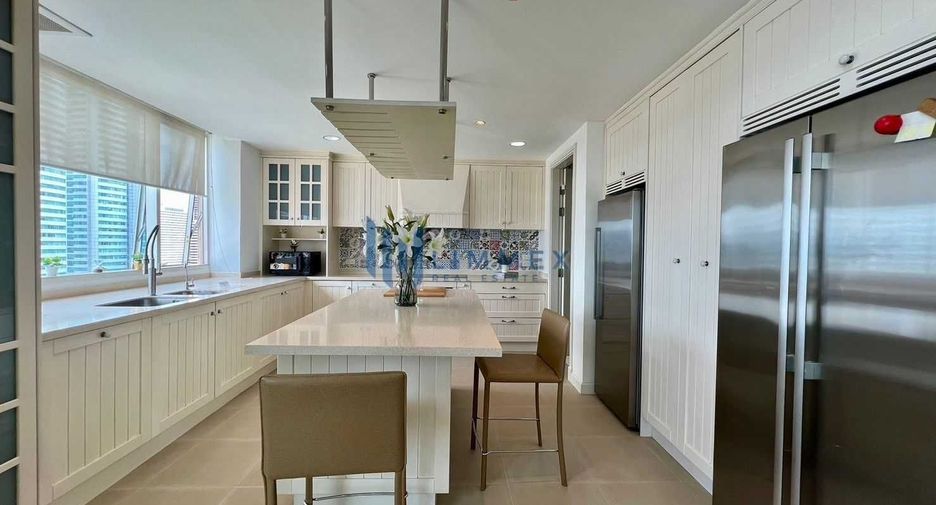 For rent そして for sale 4 Beds condo in Khlong Toei, Bangkok