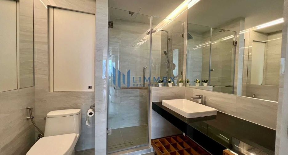 For rent そして for sale 4 Beds condo in Khlong Toei, Bangkok