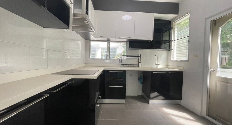For sale 3 bedrooms house in Bang Kruai, Nonthaburi