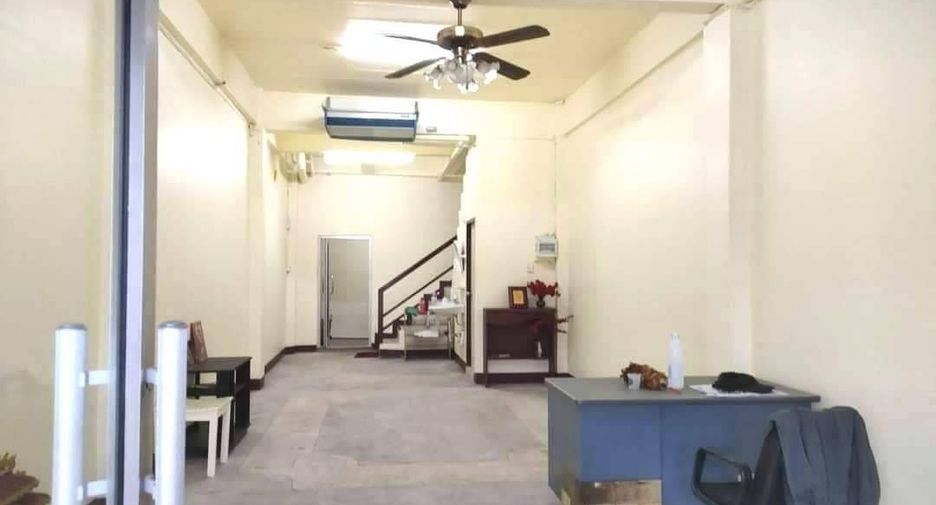 For rent and for sale 3 bed retail Space in Mueang Chiang Mai, Chiang Mai
