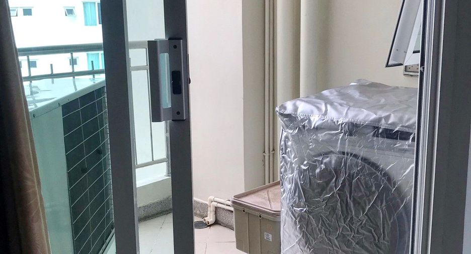 For sale 2 ベッドルーム condo in Huai Khwang, Bangkok