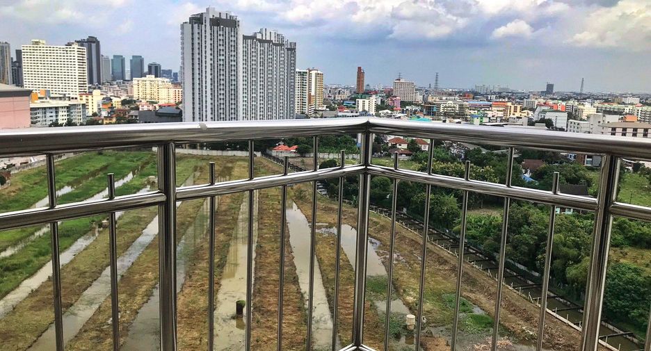 For sale 2 ベッドルーム condo in Huai Khwang, Bangkok