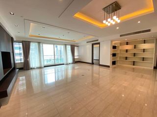 ให้เช่า 3 ห้องนอน คอนโด ใน คลองเตย, กรุงเทพฯ