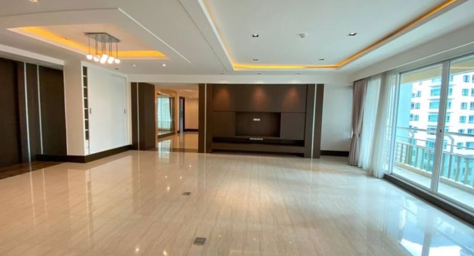 Wohnung zur Miete mit 3 Zimmer in Khlong Toei, Bangkok