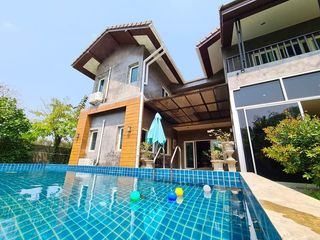 For rent 4 Beds villa in Mueang Chiang Mai, Chiang Mai