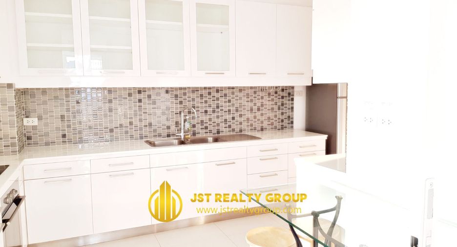 Condo en alquiler de 3 habitaciones en Watthana, Bangkok