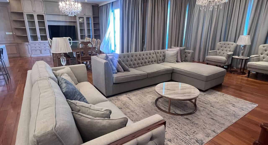 Wohnung zur Miete mit 4 Zimmer in Pathum Wan, Bangkok