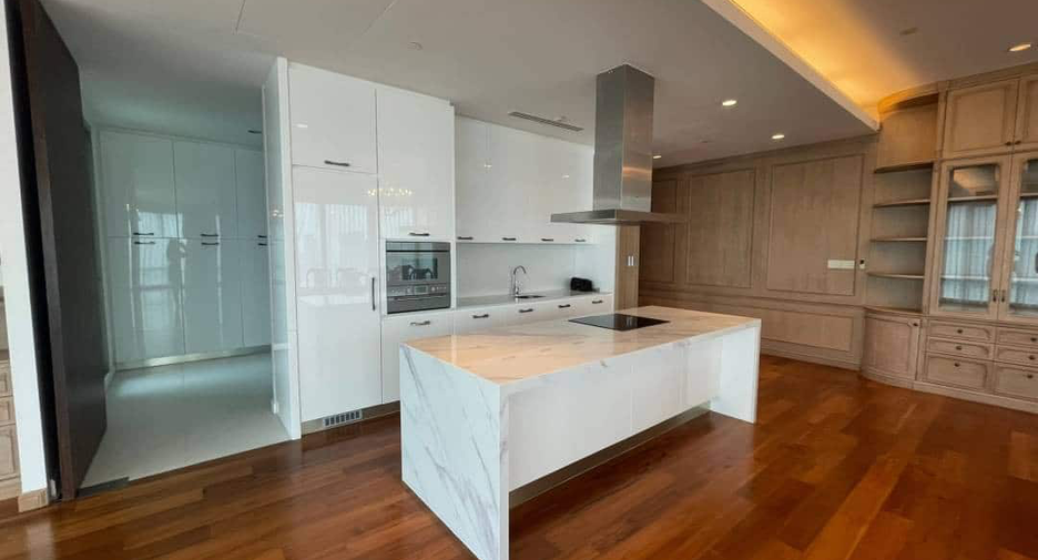 Wohnung zur Miete mit 4 Zimmer in Pathum Wan, Bangkok