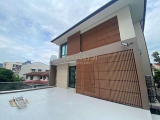 出租 8 卧室 独立屋 在 Din Daeng, 曼谷