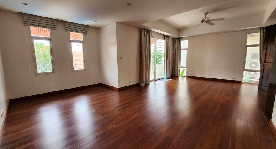 For rent 4 ベッドルーム house in Watthana, Bangkok
