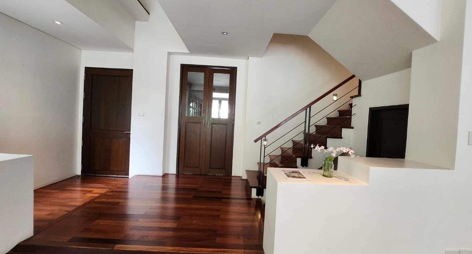 For rent 4 ベッドルーム house in Watthana, Bangkok