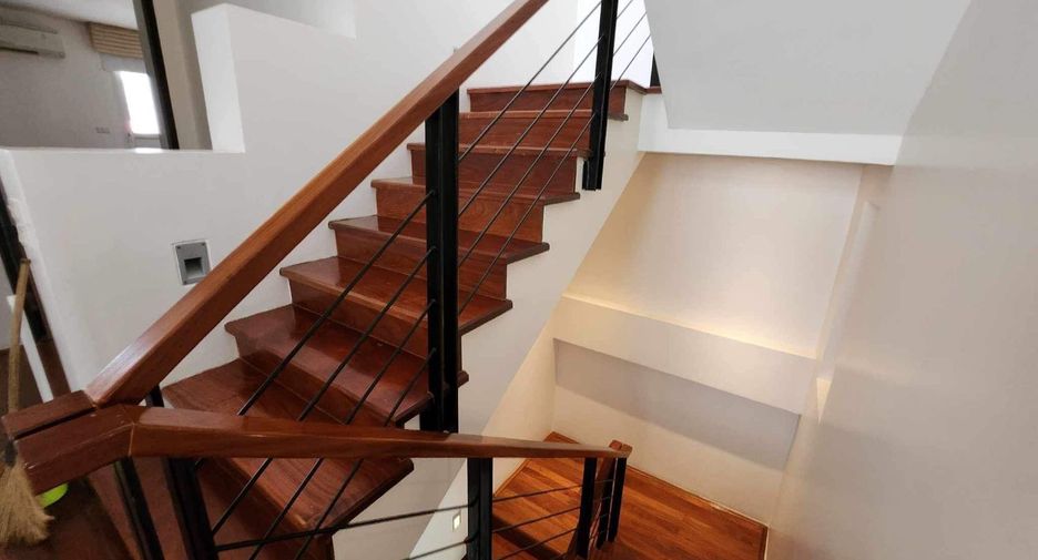 For rent 4 ベッドルーム house in Watthana, Bangkok