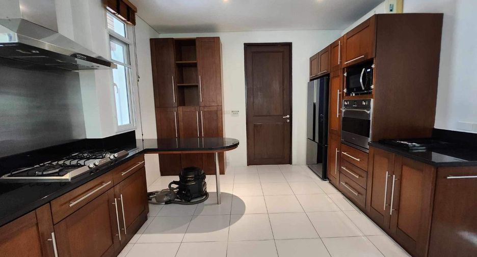 For rent 4 ベッドルーム house in Watthana, Bangkok