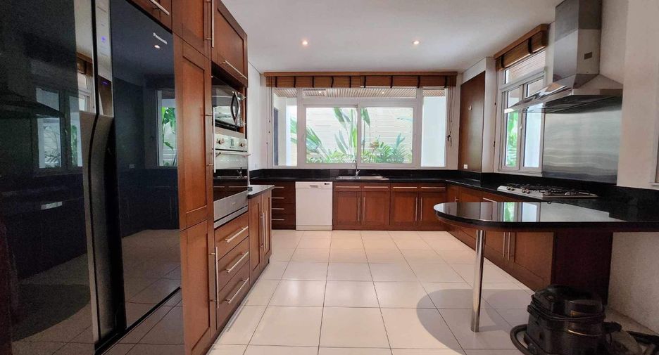 For rent 4 ベッドルーム house in Watthana, Bangkok