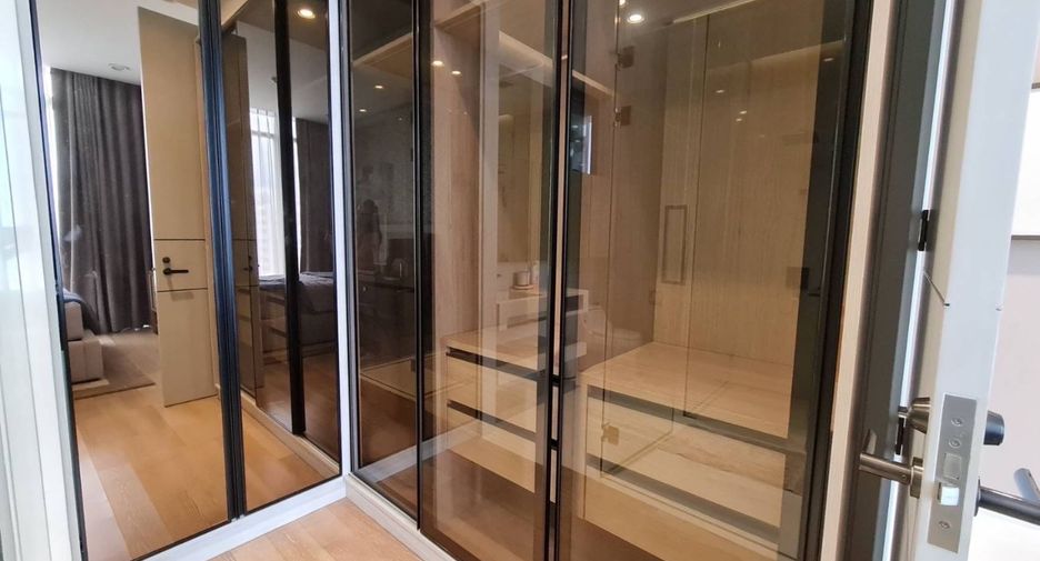 For rent 2 bedrooms condo in Khlong Toei, Bangkok