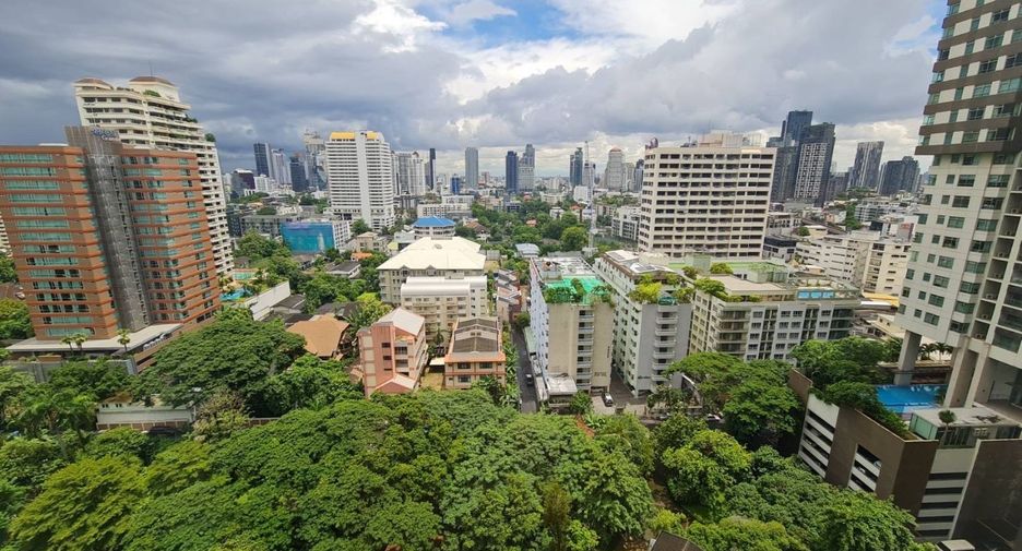 For rent 2 bedrooms condo in Khlong Toei, Bangkok
