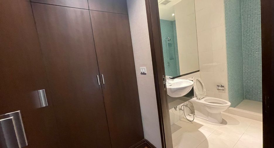 For rent 3 bedrooms condo in Pathum Wan, Bangkok
