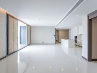 For sale 4 bedrooms condo in Khlong Toei, Bangkok