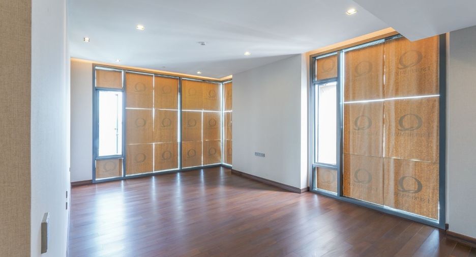 Condo en venta de 4 habitaciones en Khlong Toei, Bangkok