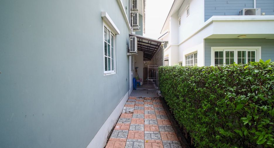 Haus zum Kauf mit 3 Zimmer in Khlong Sam Wa, Bangkok