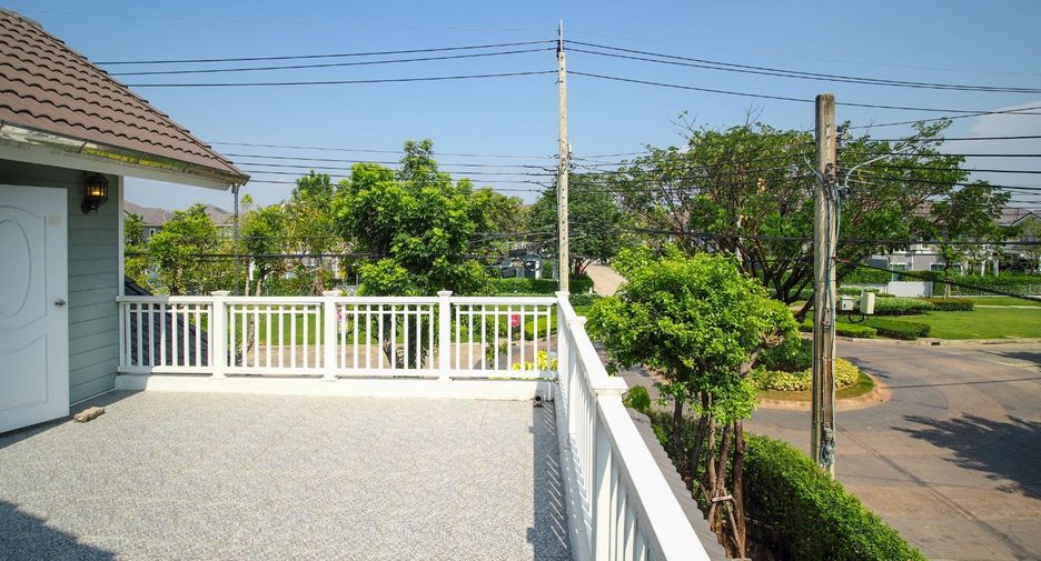 Haus zum Kauf mit 3 Zimmer in Khlong Sam Wa, Bangkok