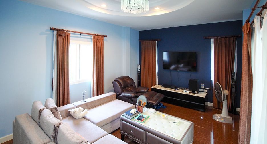 Haus zum Kauf mit 3 Zimmer in Khlong Sam Wa, Bangkok