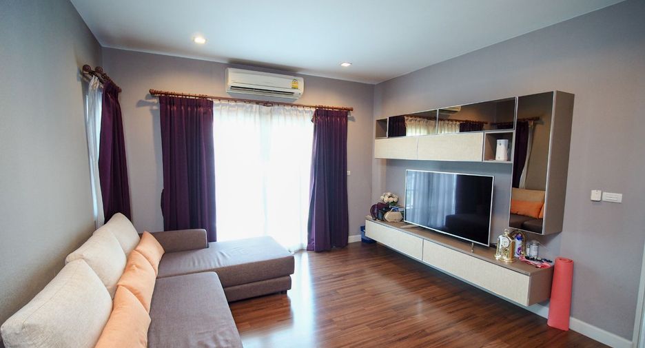 Haus zum Kauf mit 3 Zimmer in Khlong Sam Wa, Bangkok