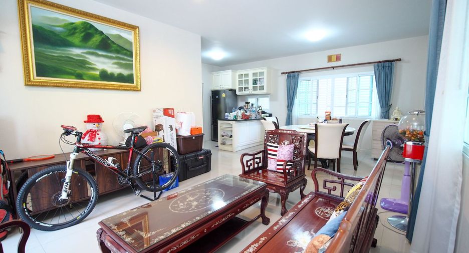 Haus zum Kauf mit 3 Zimmer in Khlong Sam Wa, Bangkok