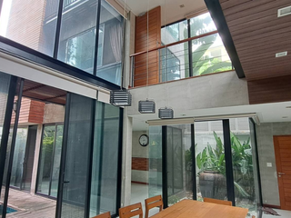 For sale 4 Beds house in Phaya Thai, Bangkok