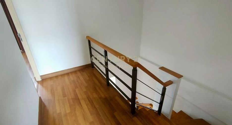 For rent 3 bedrooms townhouse in Chatuchak, Bangkok