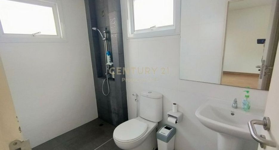 For rent 3 bedrooms townhouse in Chatuchak, Bangkok