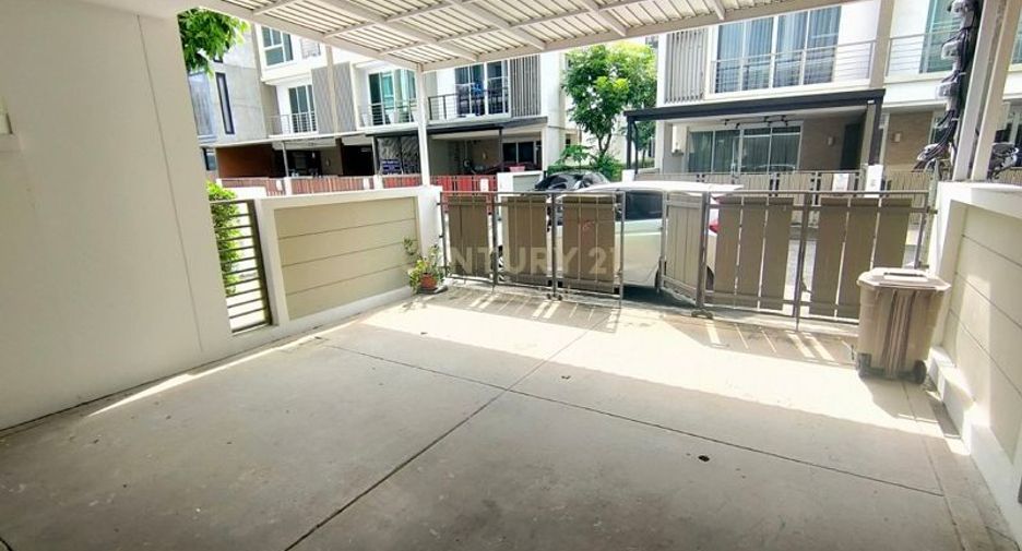 For rent 3 Beds townhouse in Chatuchak, Bangkok